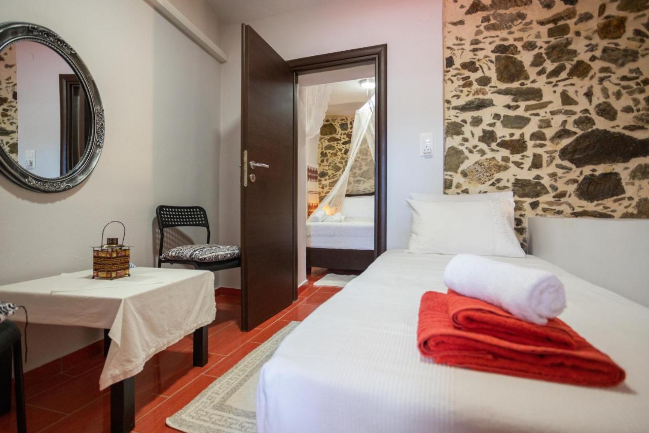 Petrino Paradosiako Country house