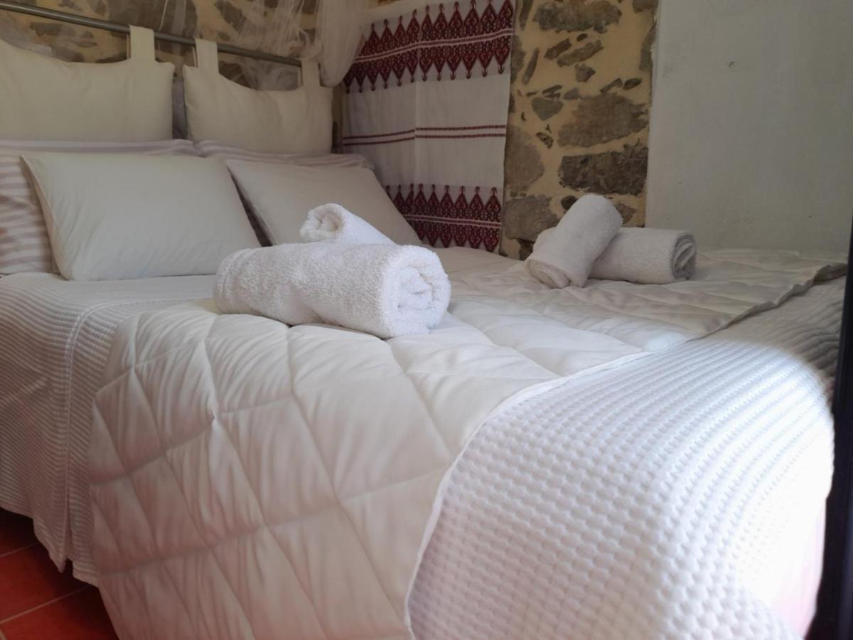 Petrino Paradosiako Country house *
